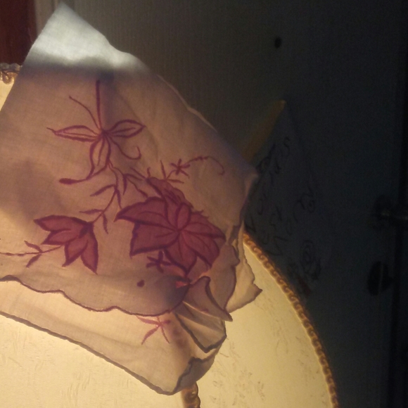 Handmade vintage kerchief - Picture 2 of 4